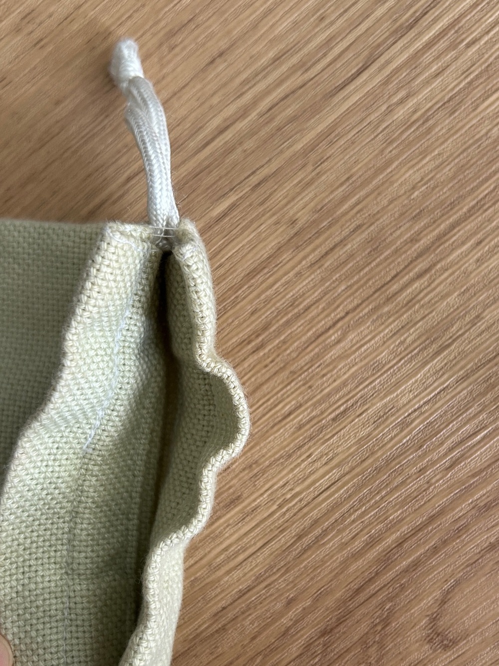 Embroidered Heart Drawstring Pouch - Light Green - Picture 3 of 4